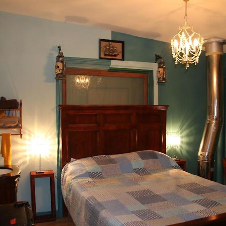 L'Oasis Du Pirate Bed & Breakfast Lévis Exterior foto