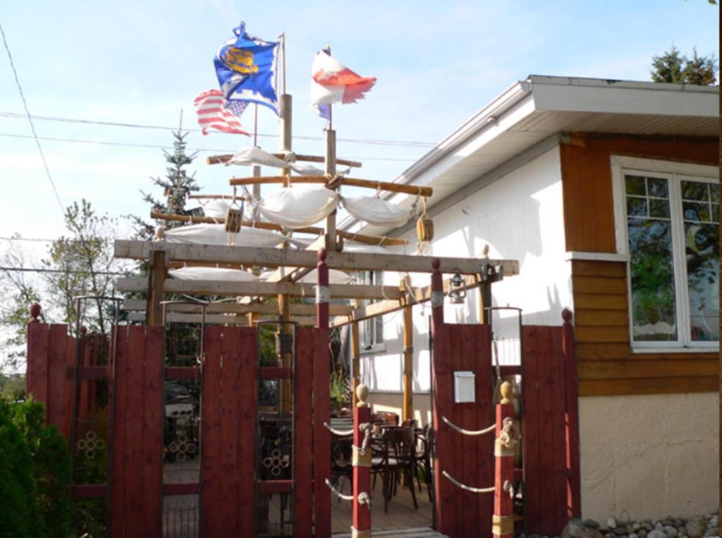 L'Oasis Du Pirate Bed & Breakfast Lévis Exterior foto
